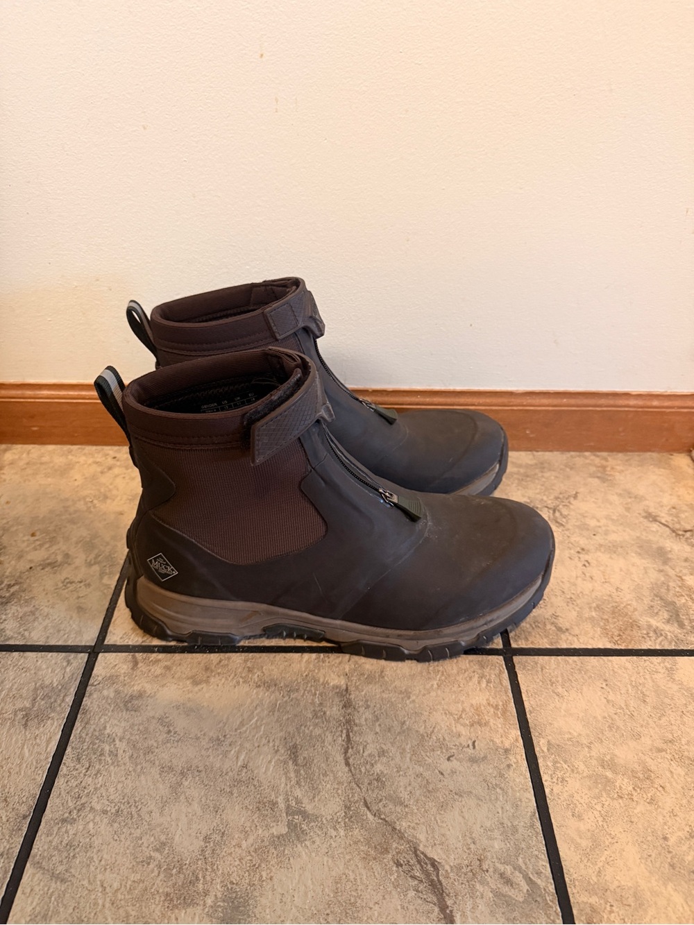 Men's Muck Brown Slip-On Zipper Hiking Boots